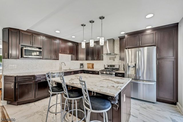 633 Lake Ave, Lyndhurst Twp., NJ 07071