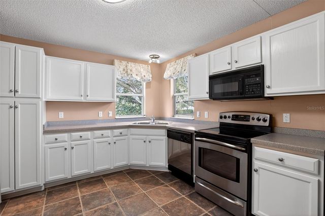 728 RIVERA ROAD, Lady Lake, FL 32159