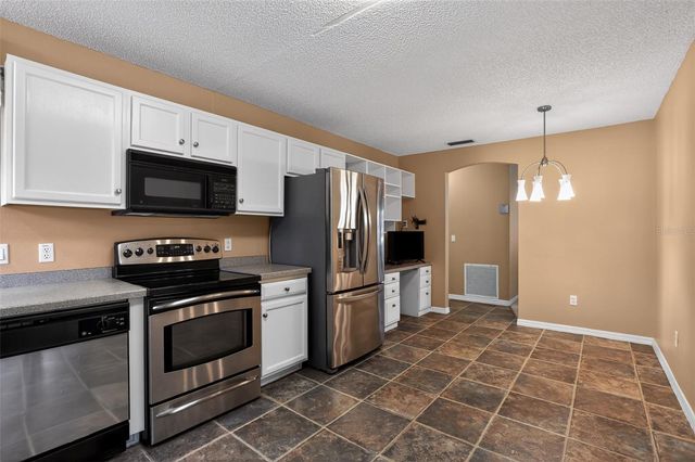 728 RIVERA ROAD, Lady Lake, FL 32159