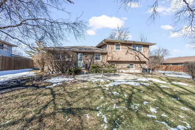 455 E Granville Avenue, Roselle, IL 60172