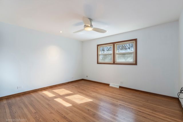 455 E Granville Avenue, Roselle, IL 60172