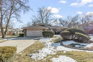 455 E Granville Avenue, Roselle, IL 60172