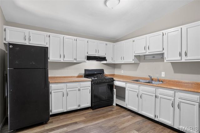 8313 Pepperidge Drive, Berkeley, MO 63134