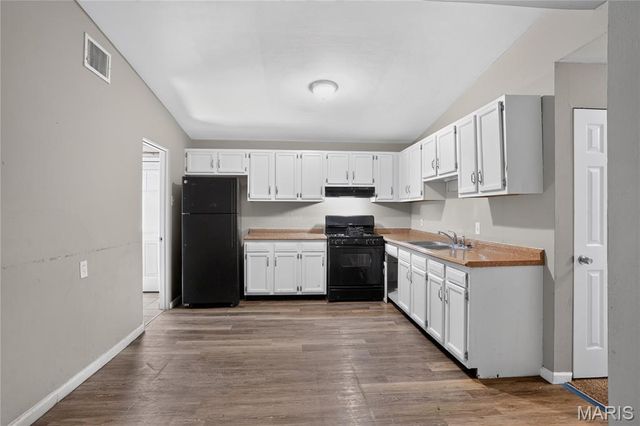 8313 Pepperidge Drive, Berkeley, MO 63134