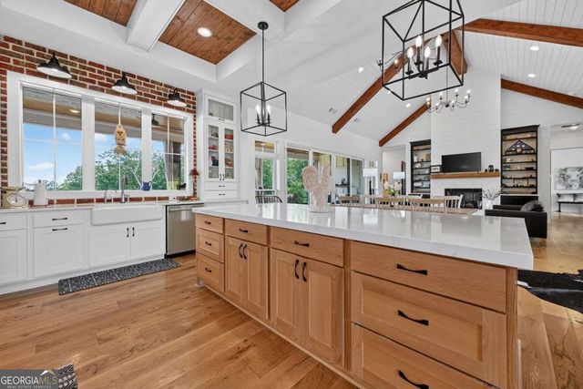 624 High Summit Drive, Talking Rock, GA 30175