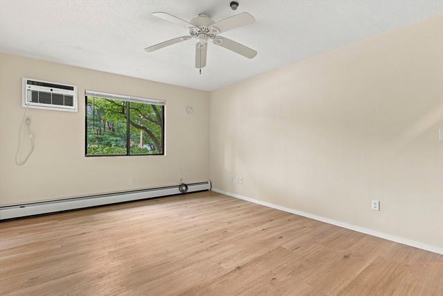 147 Sylvan St 12A, Danvers, MA 01923
