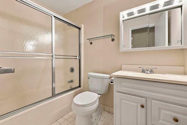 147 Sylvan St 12A, Danvers, MA 01923