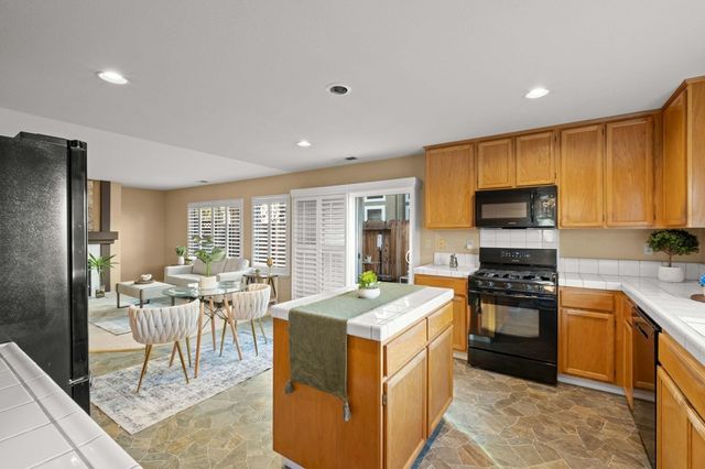 1383 1383 Chaplin Ct, Tracy, CA 95376