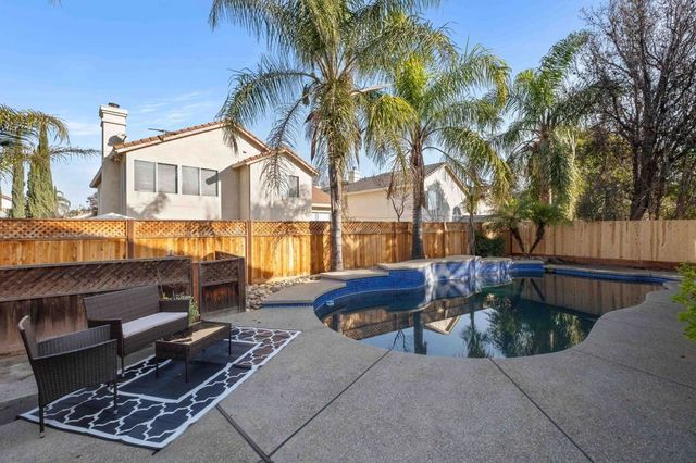 1383 1383 Chaplin Ct, Tracy, CA 95376