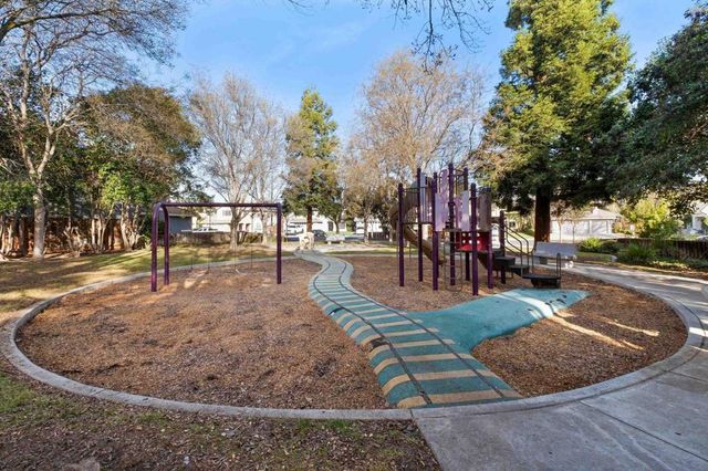 1383 1383 Chaplin Ct, Tracy, CA 95376