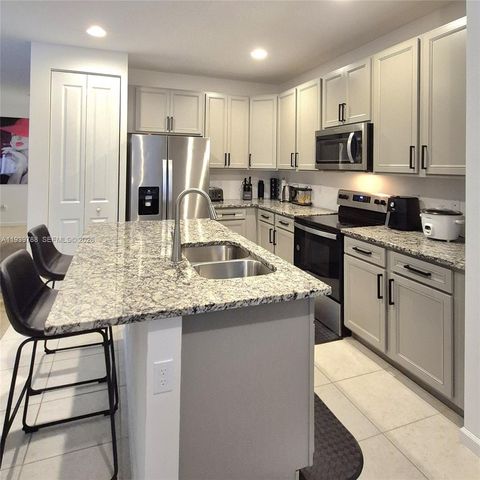 250 NW 33rd Ln, Pompano Beach, FL 33069