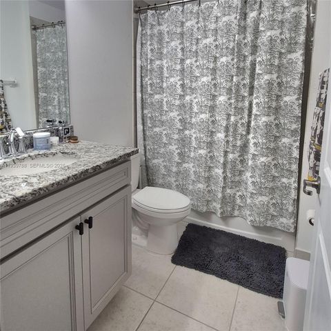 250 NW 33rd Ln, Pompano Beach, FL 33069