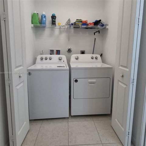 250 NW 33rd Ln, Pompano Beach, FL 33069