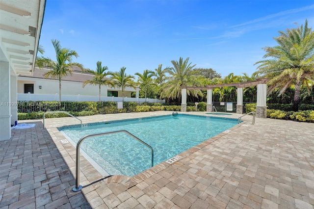 250 NW 33rd Ln, Pompano Beach, FL 33069