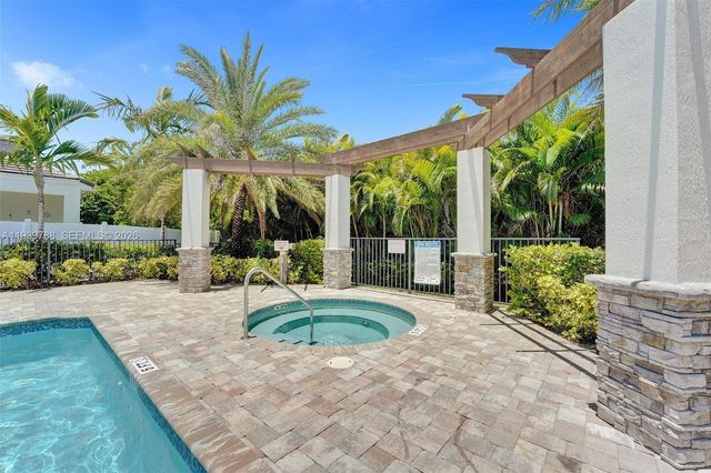 250 NW 33rd Ln, Pompano Beach, FL 33069