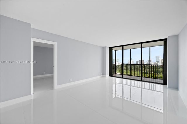 20335 W Country Club Drive 1905, Aventura, FL 33180