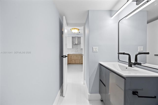 20335 W Country Club Drive 1905, Aventura, FL 33180