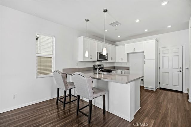 335 Carson Ct, Rialto, CA 92376