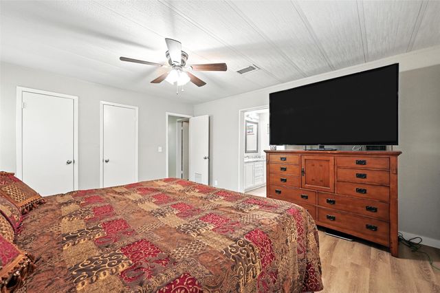 2401 S Hampton Road, Glenn Heights, TX 75154