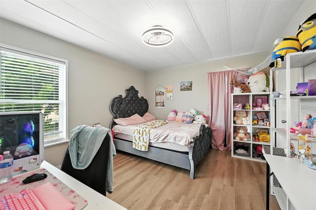 2401 S Hampton Road, Glenn Heights, TX 75154