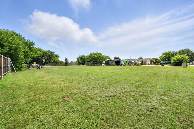 2401 S Hampton Road, Glenn Heights, TX 75154