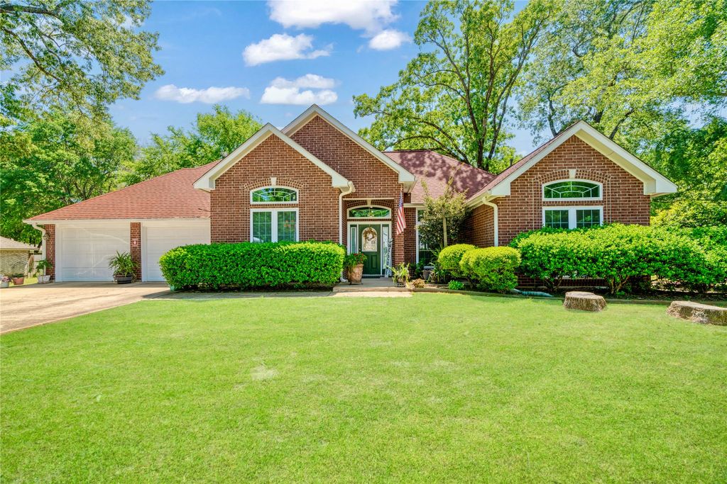 259 Deer Valley Drive, Powderly, TX 75473