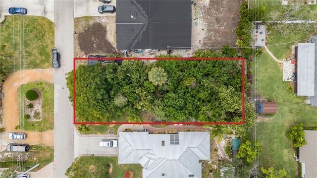 63 9th ST, Bonita Springs, FL 34134