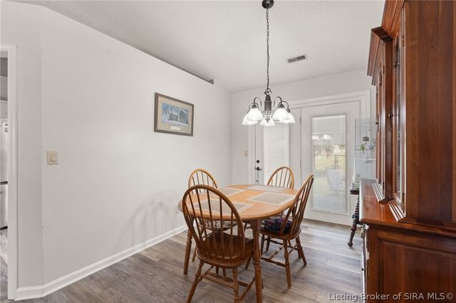 3018 Pebble Brook, Jeffersonville, IN 47130