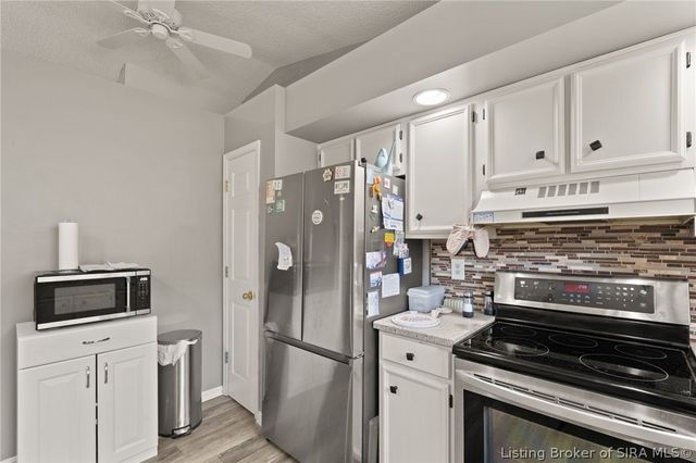 3018 Pebble Brook, Jeffersonville, IN 47130