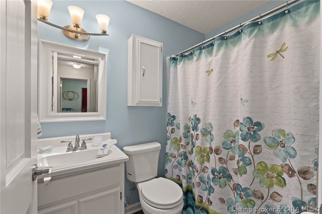 3018 Pebble Brook, Jeffersonville, IN 47130