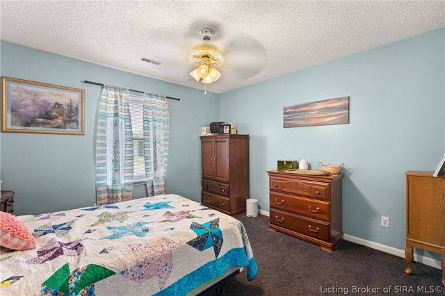 3018 Pebble Brook, Jeffersonville, IN 47130