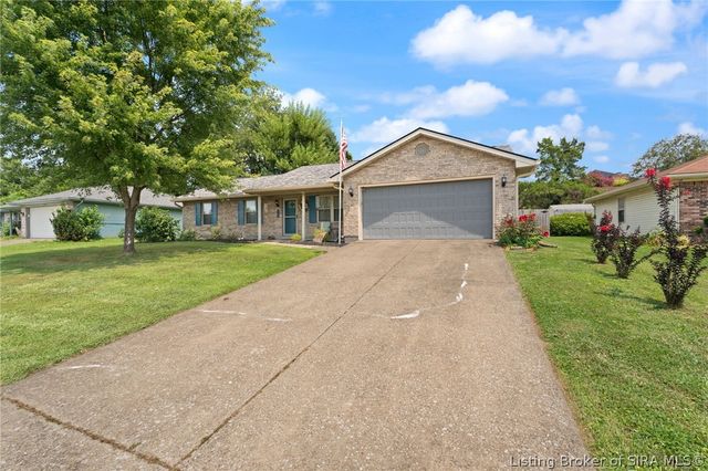 3018 Pebble Brook, Jeffersonville, IN 47130