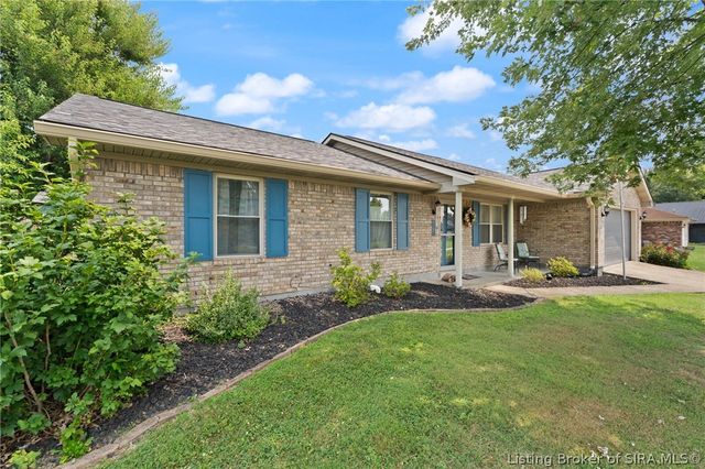 3018 Pebble Brook, Jeffersonville, IN 47130