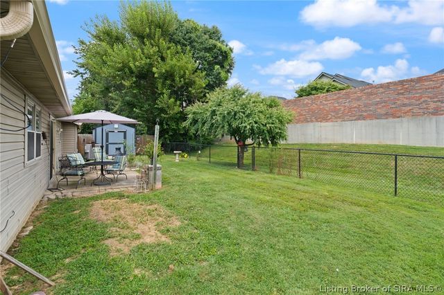 3018 Pebble Brook, Jeffersonville, IN 47130