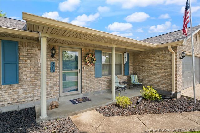 3018 Pebble Brook, Jeffersonville, IN 47130