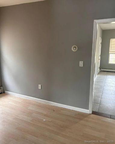 40 Lawrence Street 3n, Hartford, CT 06106