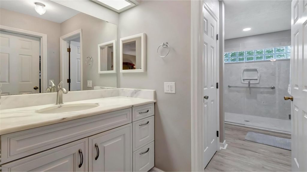 Image 13 of property listing at 1315 NOBLE COURT, Leesburg, FL 34788