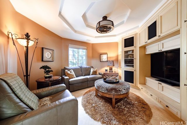 917 Iiwi Street, Honolulu, HI 96816