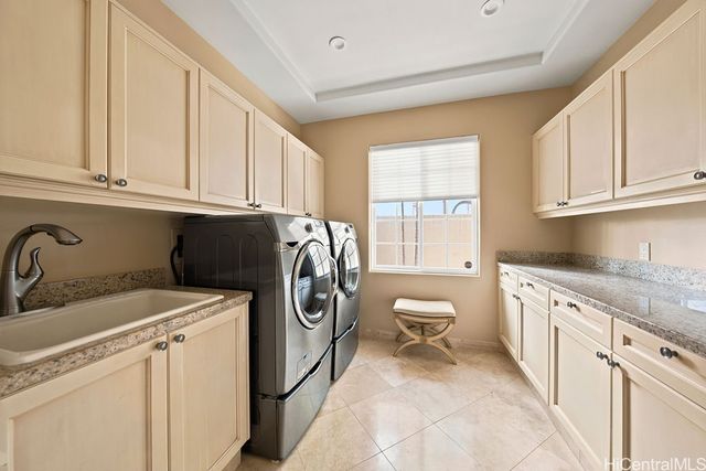 917 Iiwi Street, Honolulu, HI 96816