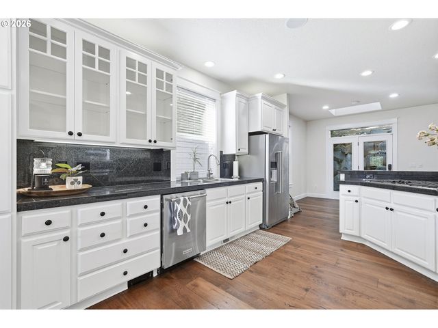 3675 LANDIS St, West Linn, OR 97068