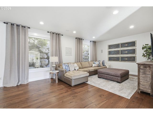3675 LANDIS St, West Linn, OR 97068