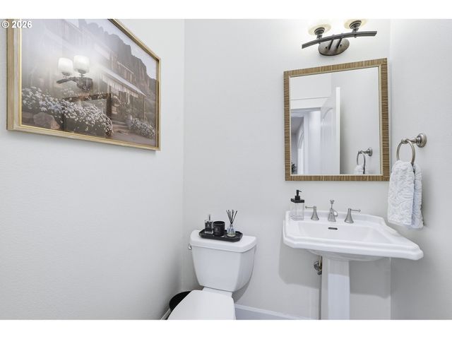 3675 LANDIS St, West Linn, OR 97068
