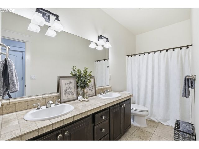 3675 LANDIS St, West Linn, OR 97068