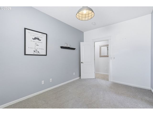3675 LANDIS St, West Linn, OR 97068
