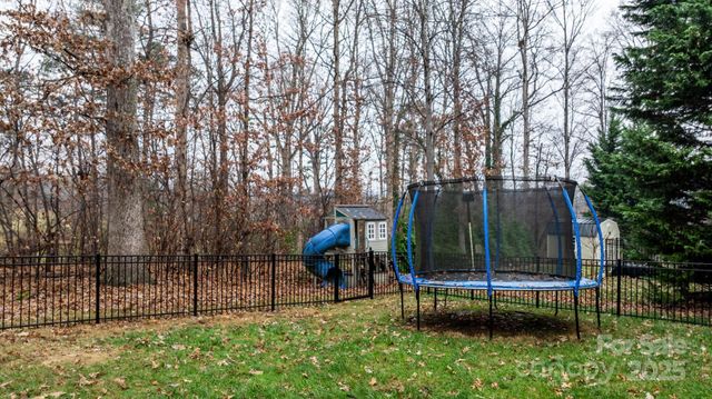 107 Maplewood Court, Hudson, NC 28638