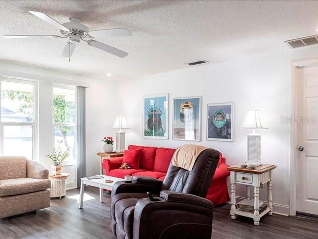 582 RIDGEWOOD STREET NW, Port Charlotte, FL 33952