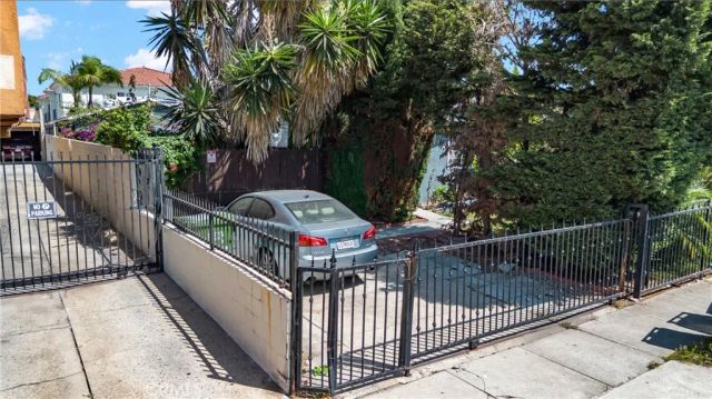 415 E 97th Street, Inglewood, CA 90301