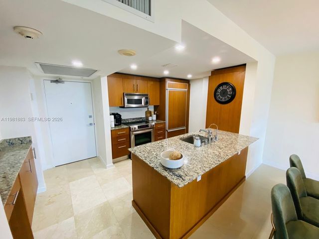 10275 E Collins Ave 324, Bal Harbour, FL 33154