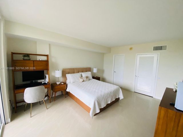 10275 E Collins Ave 324, Bal Harbour, FL 33154