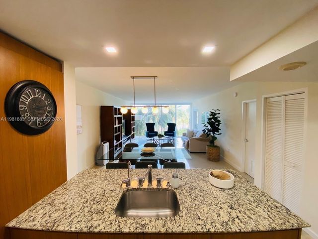 10275 E Collins Ave 324, Bal Harbour, FL 33154